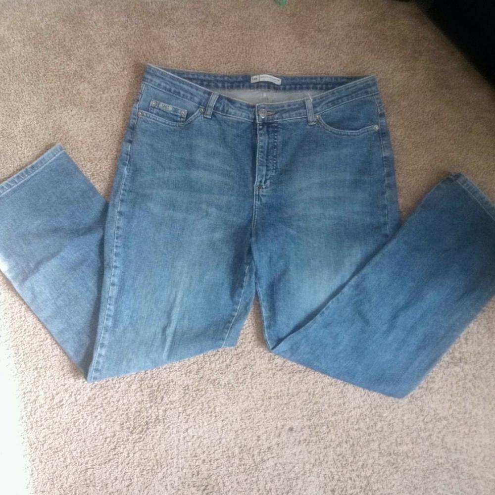 Lee Women's Natural Straight Jeans 16M